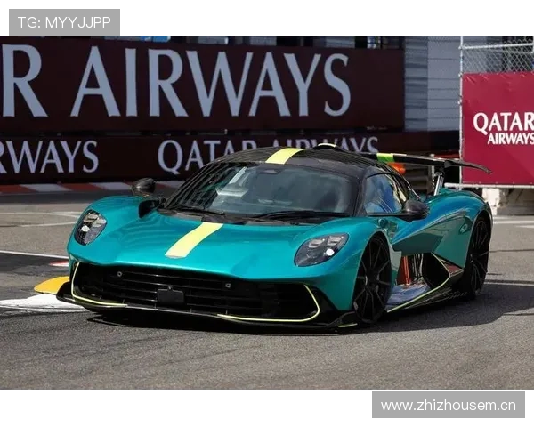 拉菲尼亚训练完顺手买了辆限量超跑，说是为了“放松心情”